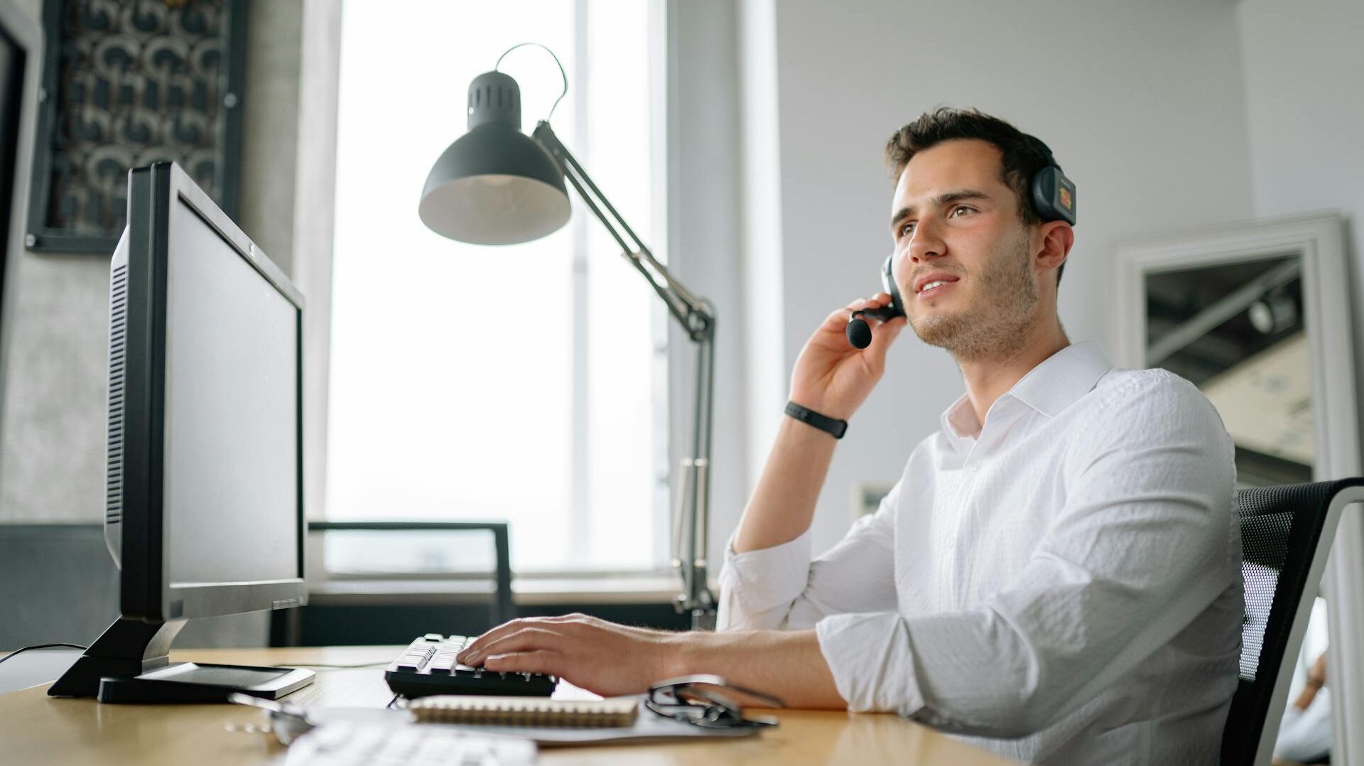 10 Essential Rules for Selecting a Small Business AI Chatbot